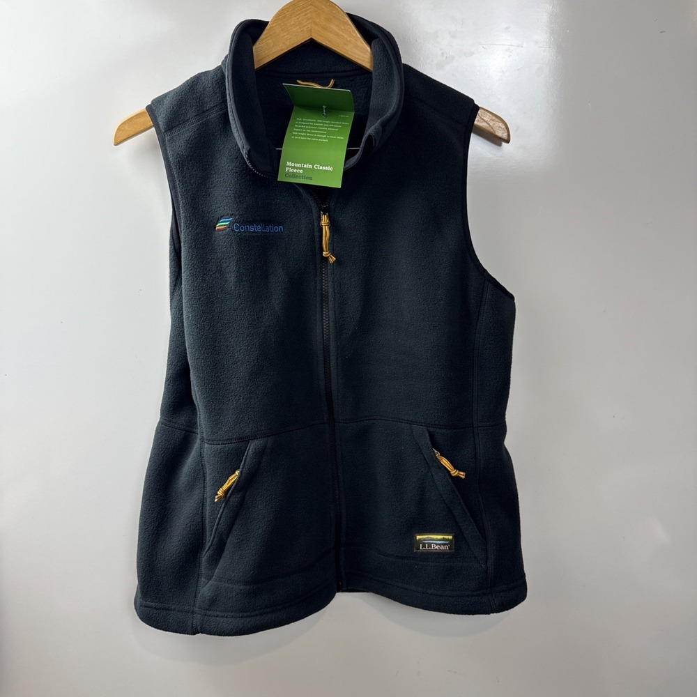 L.L. Bean Women's Vest Size M Mountain Classic Fleece Black Full Zip Constellati